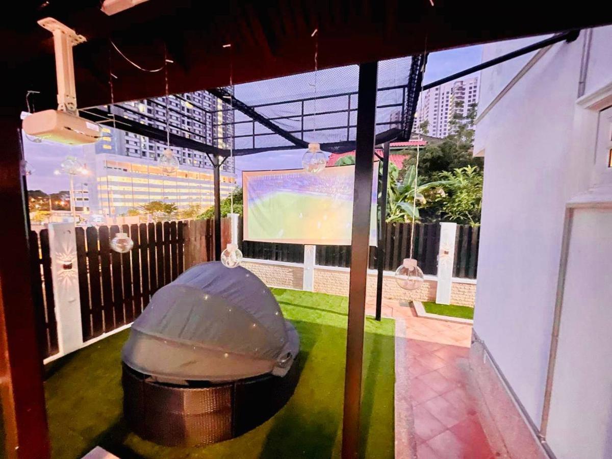 Trendy Family Getaway By Stayco - Mini-Pool, Outdoor Cinema, Air Loft, Ps4, Ktv - Just 2 Mins To Beach! Batu Ferringhi Exterior foto