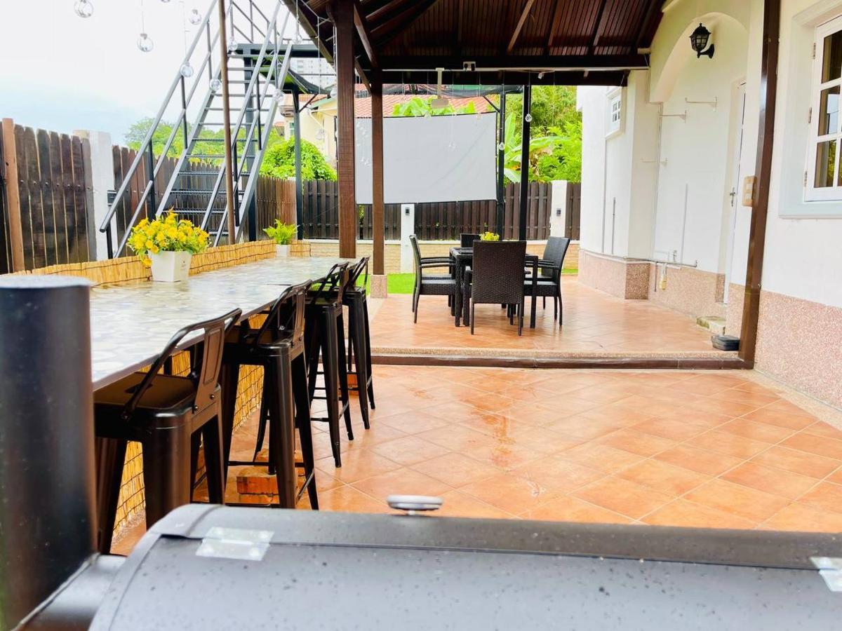 Trendy Family Getaway By Stayco - Mini-Pool, Outdoor Cinema, Air Loft, Ps4, Ktv - Just 2 Mins To Beach! Batu Ferringhi Exterior foto